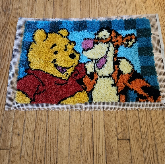Vintage Winnie the Pooh & Tigger Hook Rug 29" x 20" - Picture 1 of 5